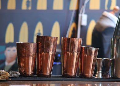 Copper cocktail set at Carlsens Barbershop (Odense • Kongensgade), Odense, DK blending style with craft.