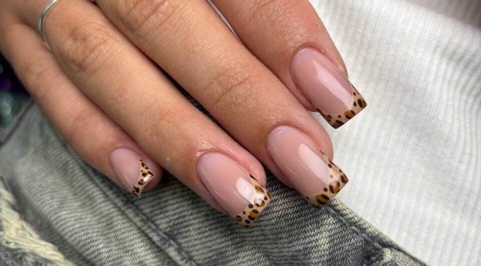 Elegantní leopardí design nehtů v La Belle Vie, Bratislavský Kraj, SK.