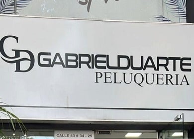 Entrance sign of Gabriel Duarte Peluquería in Bucaramanga, Santander, CO, showcasing stylish elegance.