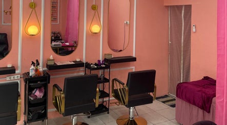 Interior Sea Beauty Salon And Studio dengan dekorasi elegan di Daerah Khusus Ibukota Jakarta, ID.