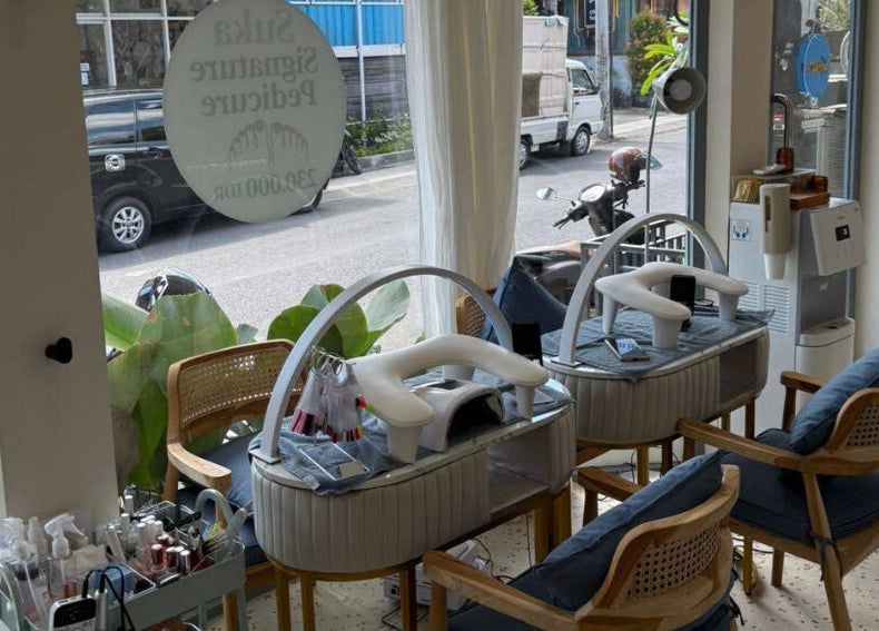 Elegant nail salon interior with relaxing chairs at Suka Kuku, Bali, Bali, ID. Inviting space for beauty treatments.
