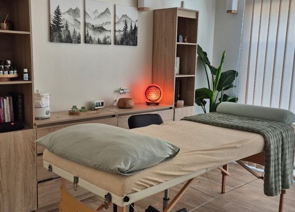 Salle de massage relaxante à Le Refuge de Charlie, Saint-saturnin-lès-avignon, Provence-alpes-côte D'azur, FR.