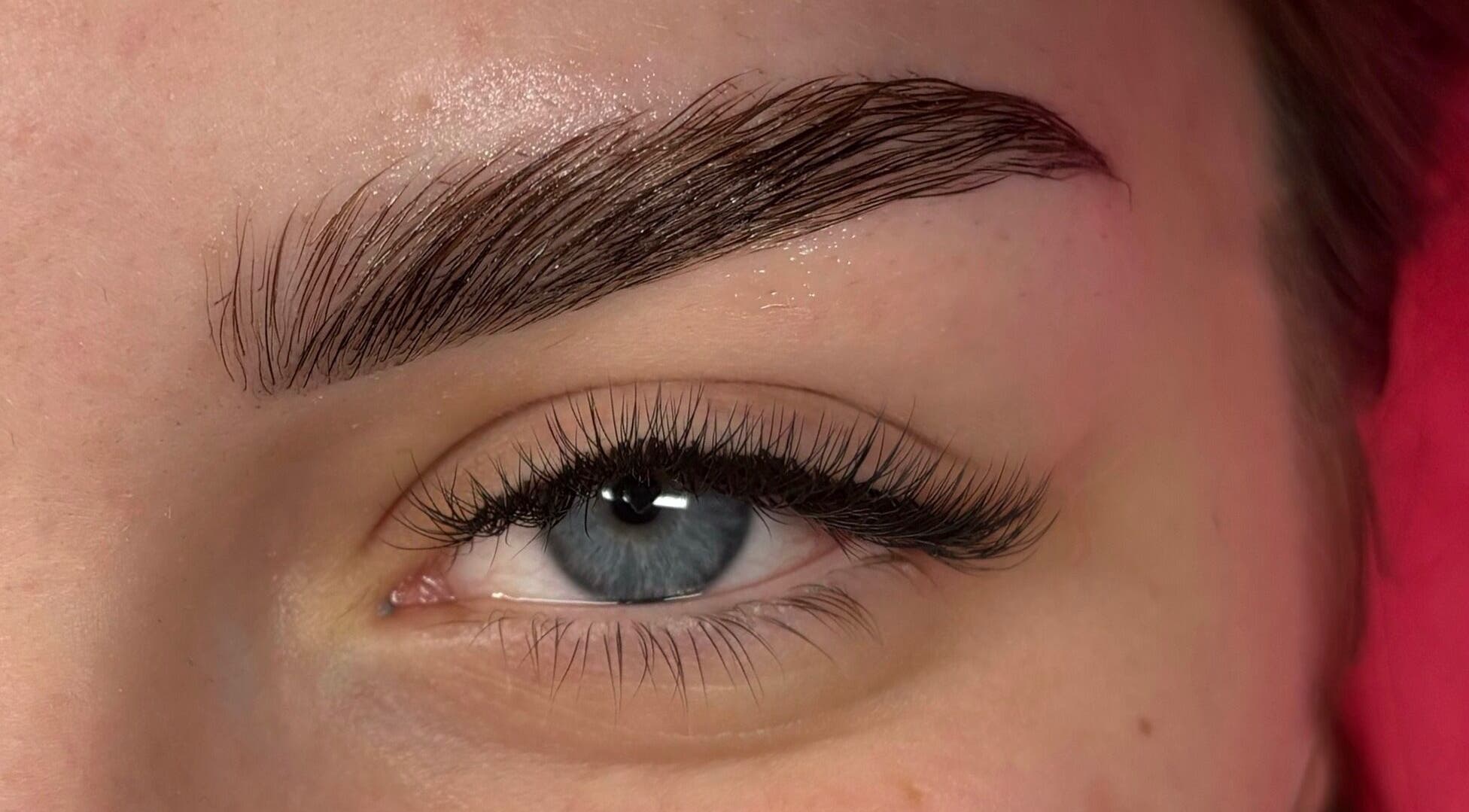 Perfekcyjnie zrobione brwi i rzęsy w JM LASH&BROW, Tychy, Województwo Śląskie, PL.