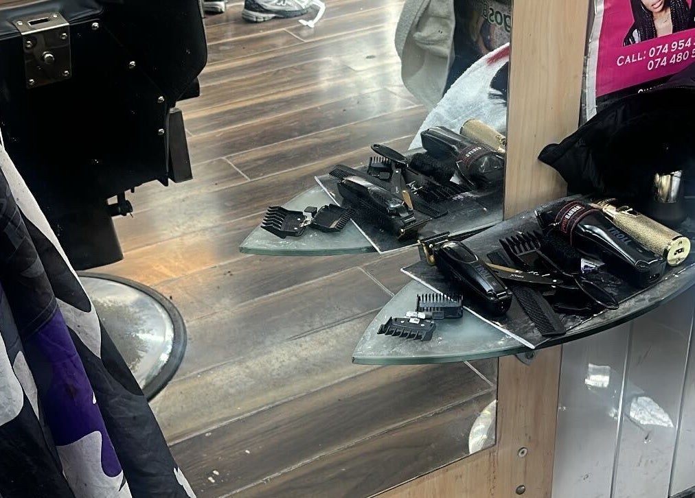 Professional barber tools at K.Klippz, Manchester, England, GB, reflecting style and precision.