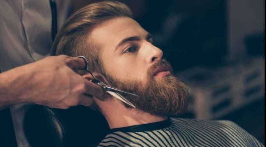 Coupe de barbe professionnelle chez devweb à Melbourne, Victoria, AU.