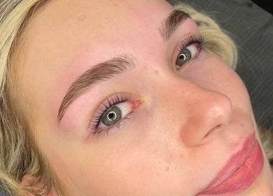 Close-up of perfectly shaped eyebrows and lashes at Dolluxe Beauty, Aberdeen, Scotland, GB.