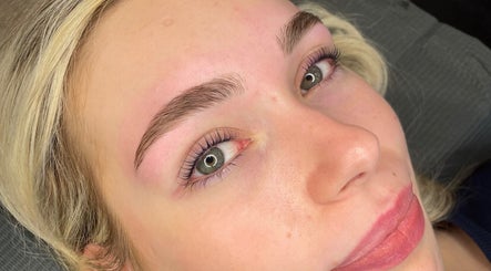 Close-up of perfectly shaped eyebrows and lashes at Dolluxe Beauty, Aberdeen, Scotland, GB.