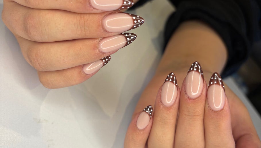 Elegant polka dot nail art at Dolluxe Beauty, Aberdeen, Scotland, GB.