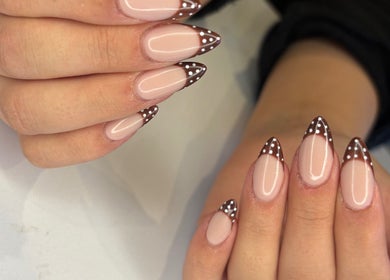 Elegant polka dot nail art at Dolluxe Beauty, Aberdeen, Scotland, GB.