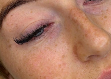 Close-up of elegant eyelash extensions at Dolluxe Beauty, Aberdeen, Scotland, GB.