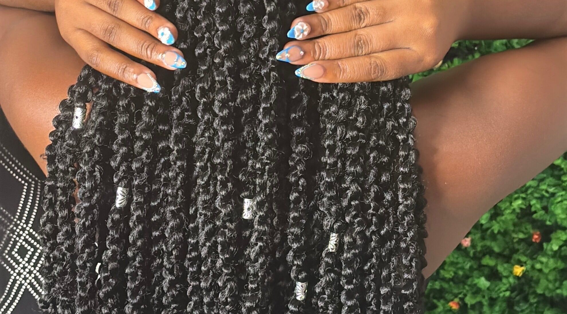 Coiffure tresse avec accessoires chez Chez K Sublime à Matoury, Arrondissement De Cayenne, GF.
