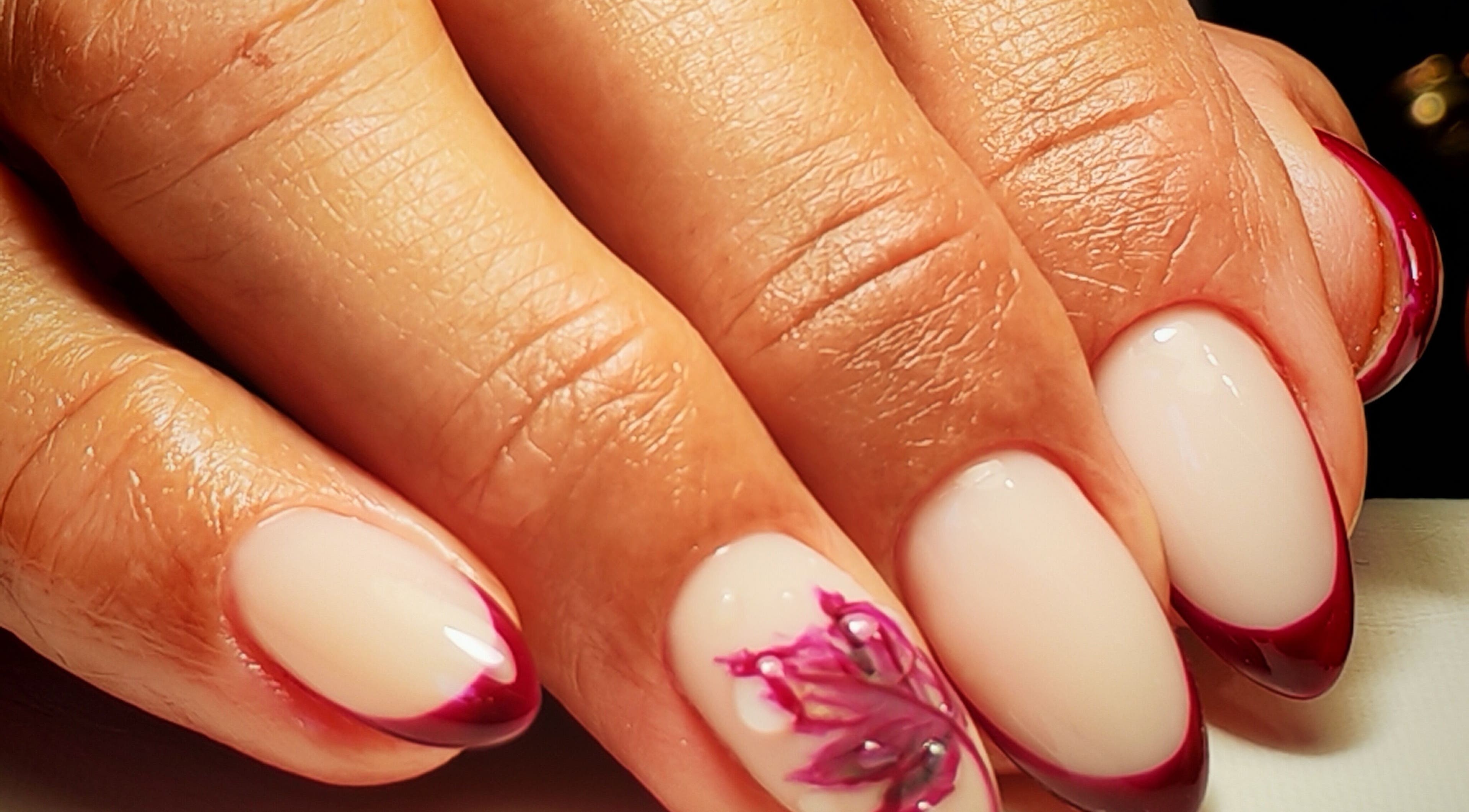 Красив маникюр в салон Кристина, София, Област София, BG.