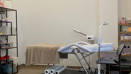 Glow Studio by Miriam