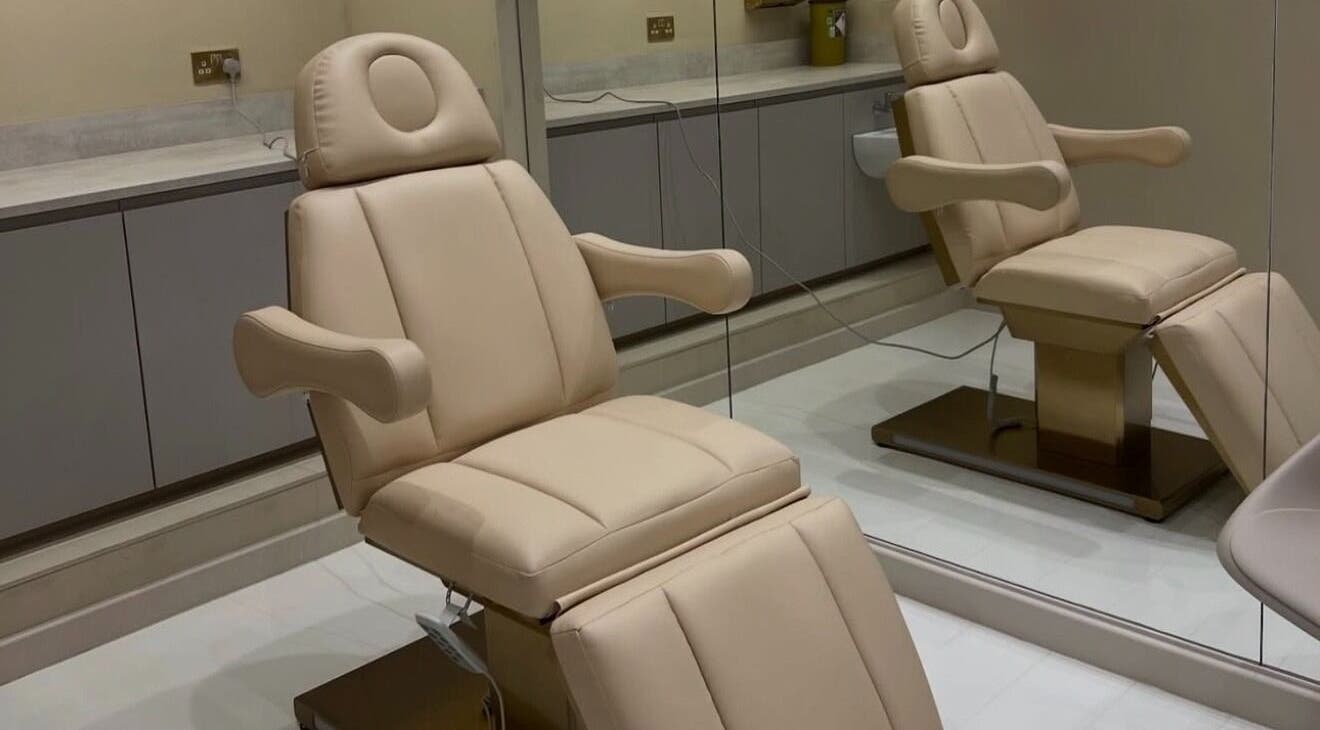 Modern treatment room at The Orielle Clinic (Glasgow), Clarkston, Scotland, GB with a plush recliner chair.