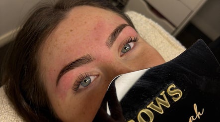 Close-up of freshly shaped brows at Latenight_brows, Airds, New South Wales, AU. Natural eyebrow beauty.