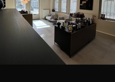 Elegant interior of Cmj Health Care & Beauty in Bruxelles, Bruxelles, BE showcasing a chic product display.