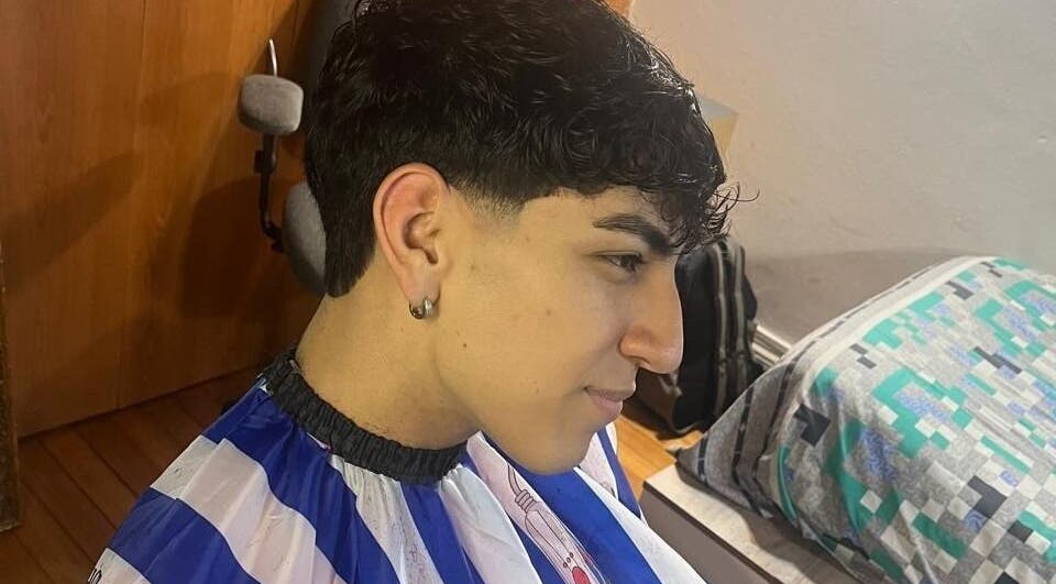 Perfil de hombre con corte moderno en Barber FP, Buenos Aires, Ciudad Autónoma De Buenos Aires, AR.