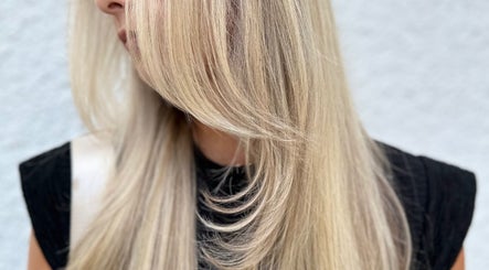 Millenial Beauty Salon - Kendall