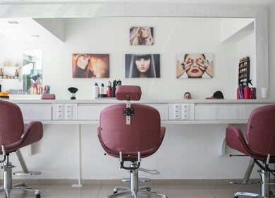 Elegant salon chair and mirror at My demo, Nabagram Colony, West Bengal, IN for beauty services.