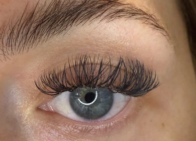 Close-up of elegant eyelash extensions at Moll Doll Lash Co, Merthyr Tydfil, Wales, GB.