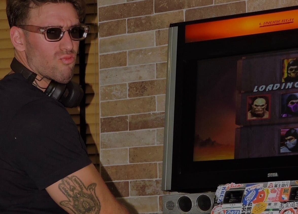 Παίκτης μπροστά σε οθόνη στο Loft st75, Ηράκλειο, Κρήτης, GR