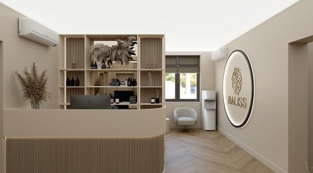 Recepția Baliss Spa Caramfil la București, București, RO, oferind un ambient modern și primitor.