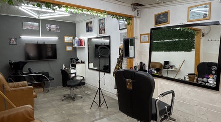 Sala moderna en Meta Corte, San Miguel Del Monte, Provincia De Buenos Aires, AR. Elegancia y confort.