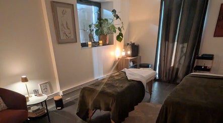 Salle de massage douce chez Fondamental Massage, Saint-Privat, Auvergne-rhône-alpes, FR.