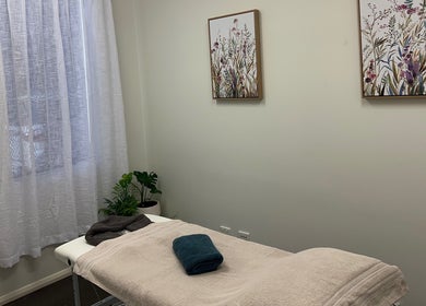 Tranquil therapy room at Gaia Holistic Therapies, Wagga Wagga, New South Wales, AU with calm decor.