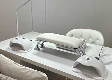 Nail station at Hiolanda Andrade Nails, Dublin, County Dublin, IE, featuring a sleek manicure setup.