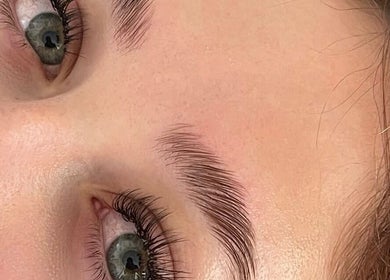 Close-up of expertly groomed eyebrows at Belle Beauty Esthetics, Kingston, Ontario, CA.