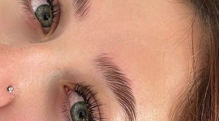 Close-up of expertly groomed eyebrows at Belle Beauty Esthetics, Kingston, Ontario, CA.