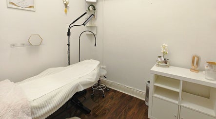 Cameră de terapie la Beautystics Beauty Clinic, Dublin, County Dublin, IE, elegantă și primitoare.
