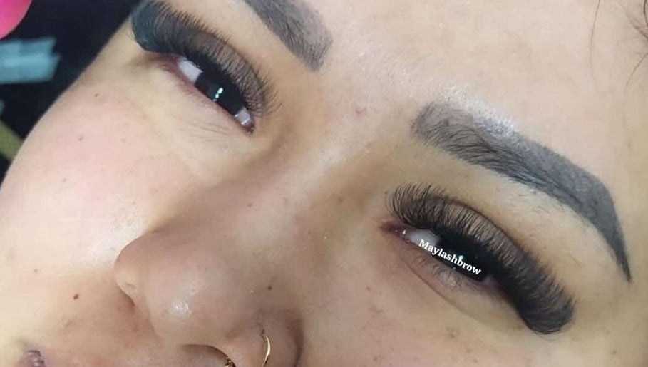 Extensiones de pestañas en Happy nails lashes (solo domicilio) Badalona, Catalunya, ES.