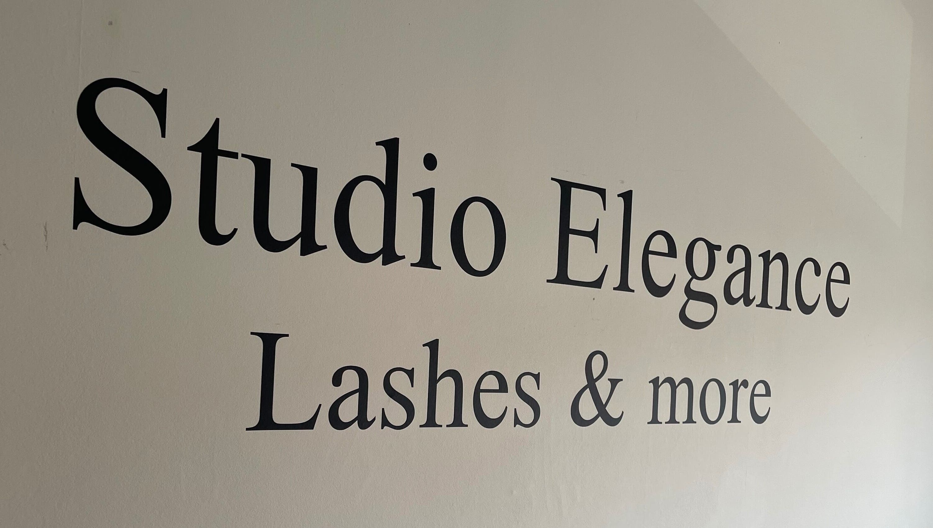 Studio Elegance muurteksten in Piershil, Zuid-Holland, NL.