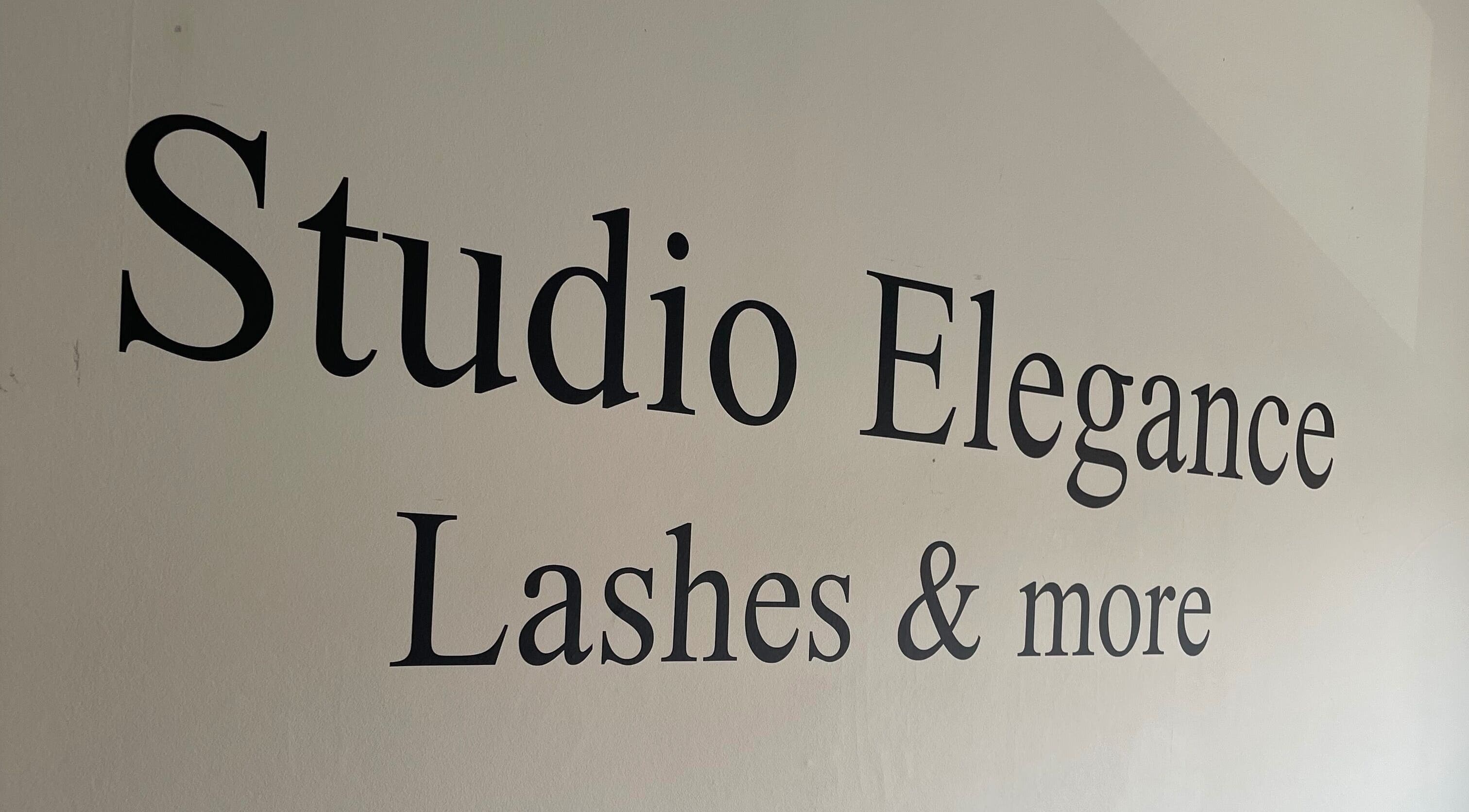 Studio Elegance muurteksten in Piershil, Zuid-Holland, NL.