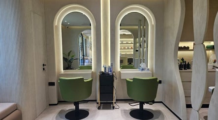 Elegant mirror setup at Serenity Secret Beauty Salon and Spa in Dubai, AE. Chic and inviting interior design.