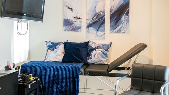 The HeavenLee Lounge