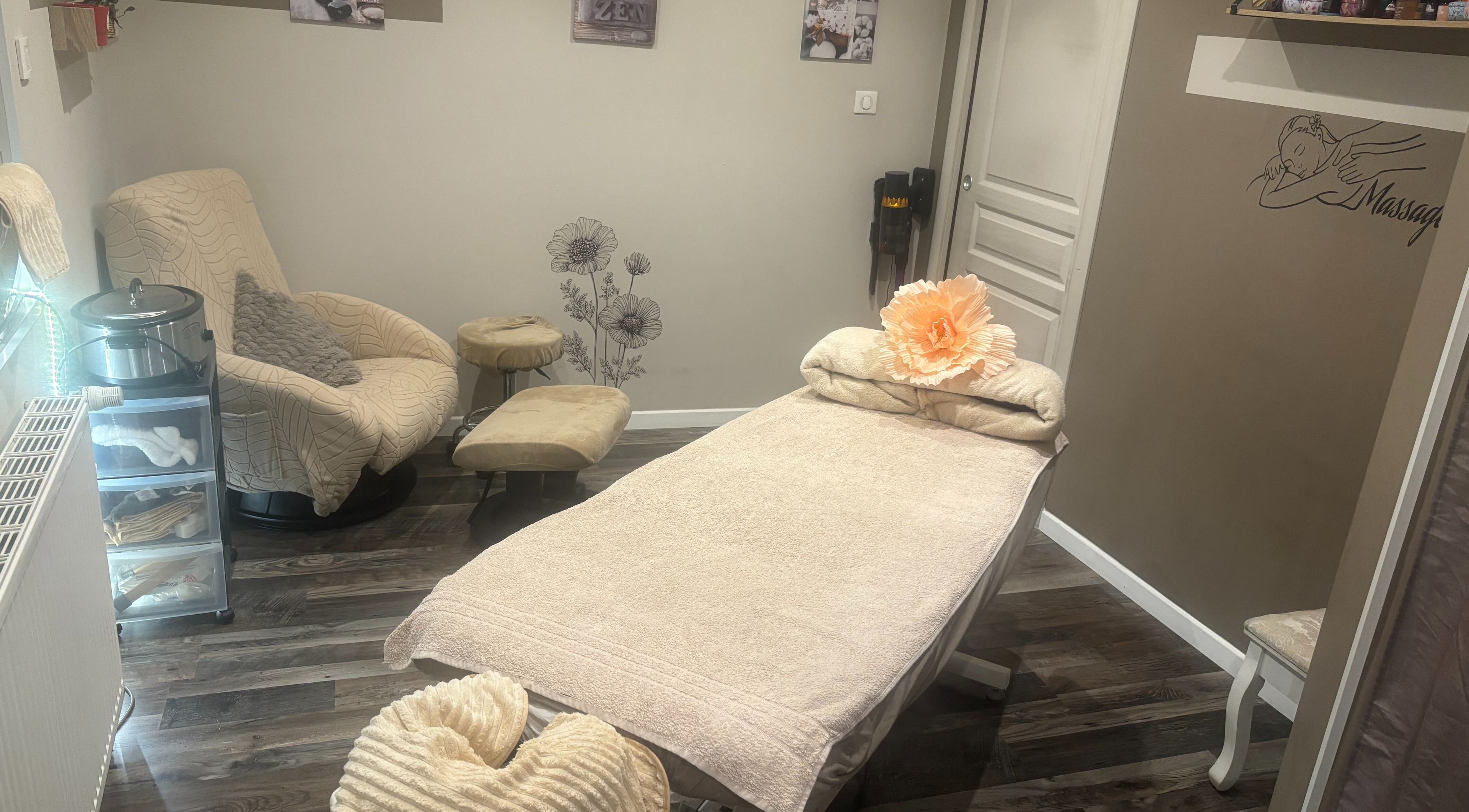 Salle de soins chez BULLE MELODIEUSE à Totainville, Grand Est, FR, ambiance apaisante et bien-être.