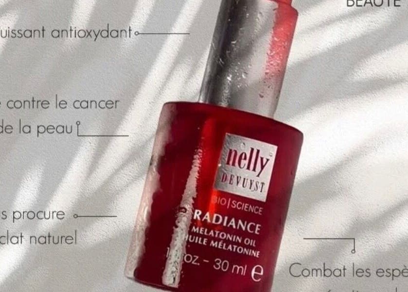 Nelly DeVuyst Radiance oil at Saima Esthetique, Vaudreuil-dorion, Québec, CA. Enhances natural glow and protection.