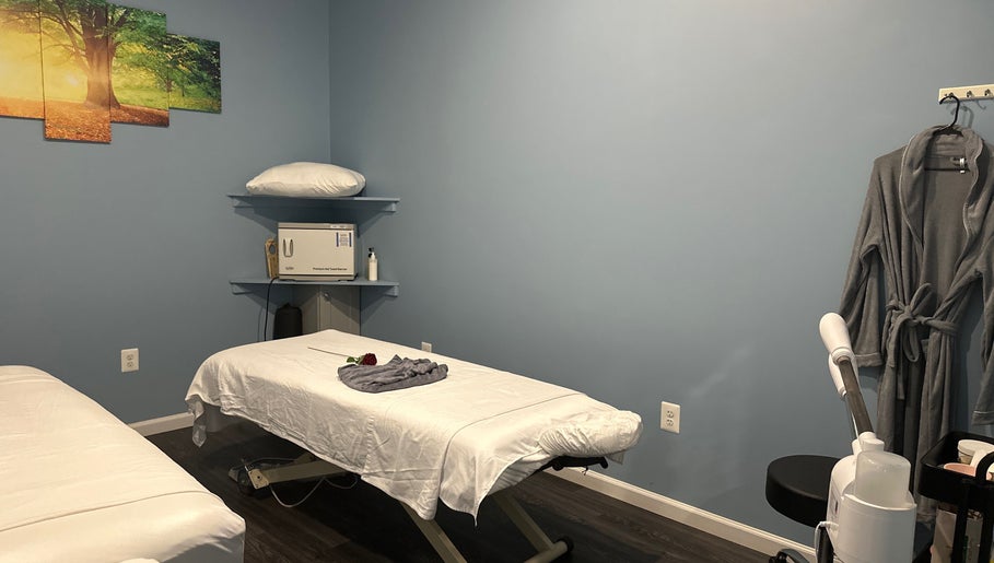 Relaxing massage room at Massage Randolph in Colesville, Maryland, US, featuring a calm ambiance.