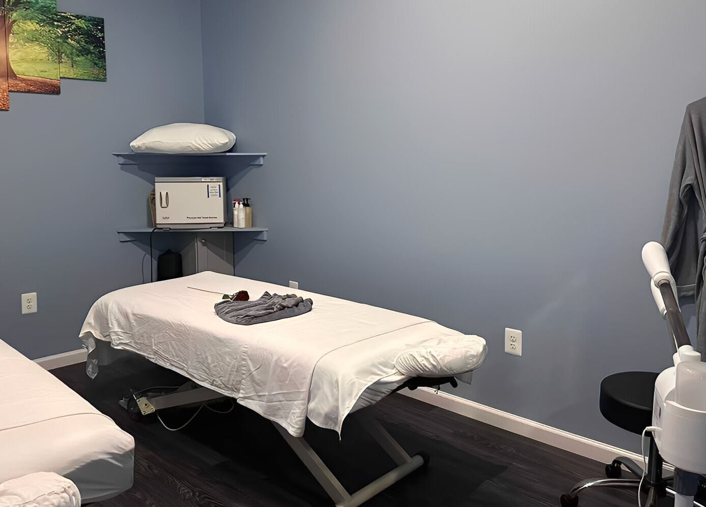 Tranquil massage room at Massage Randolph in Colesville, Maryland, US, featuring a comfortable massage table.