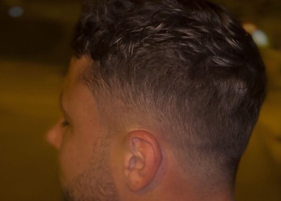 Coupe de cheveux soignée à O’garage, L'union, Occitanie, FR, de nuit.