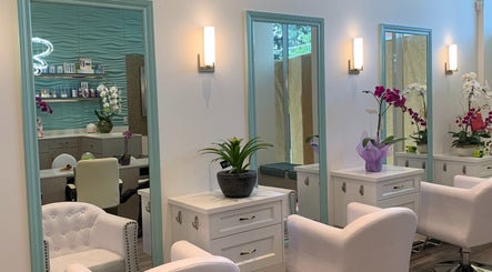 Elegant salon chairs and mirrors at 2nd Look Spa & Beauty Care in Vancouver, British Columbia, CA.