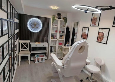 Chic aesthetic room at VIO AESTHETICS CLINIC, Reading, England, GB with stylish decor and professional setup.