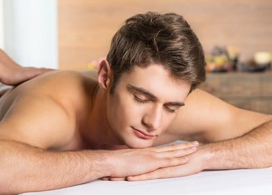 Man enjoying massage at Easy Garden Relaxation in Columbus, Ohio, US.