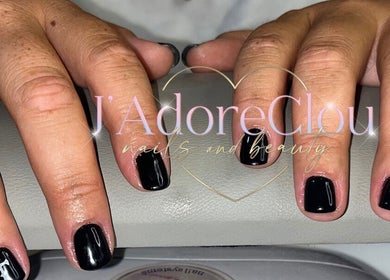 Elegant black nail art at J’AdoreClou in Abram, England, GB showcasing creativity and style.