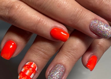 Stylish neon and glitter manicure at Dandelion Beauty, Bethal, Mpumalanga, ZA.
