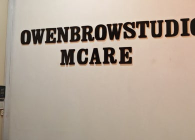 Owenbrowstudio的品牌标识墙面，位于马来西亚诗巫。