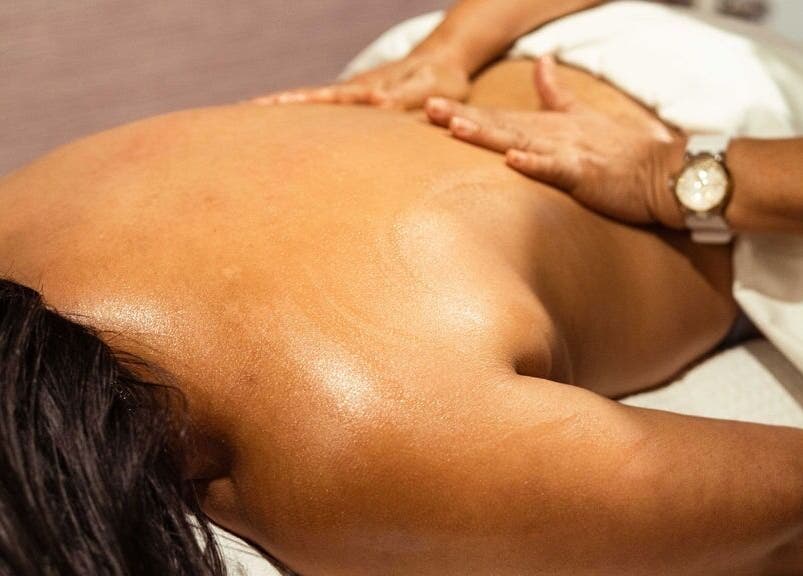 Relaxing massage at Sirena Island Spa in Noord, Oranjestad, AW offering serene wellness experiences.